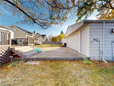 5162 Oakmont Drive Lyndhurst OH 44124