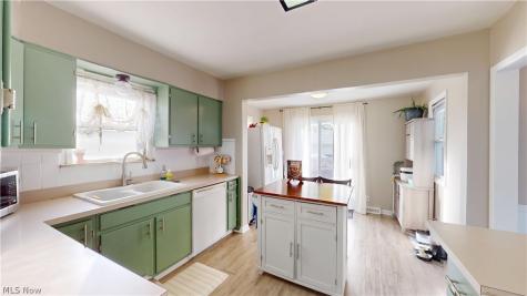 5162 Oakmont Drive Lyndhurst OH 44124
