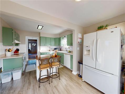 5162 Oakmont Drive Lyndhurst OH 44124