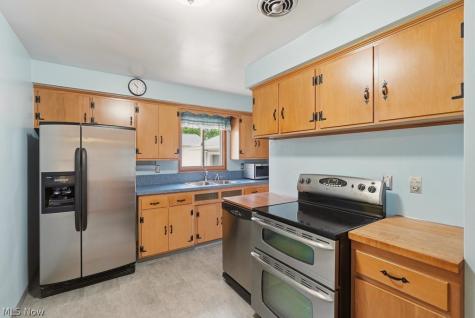 6524 Charles Road North Olmsted OH 44070