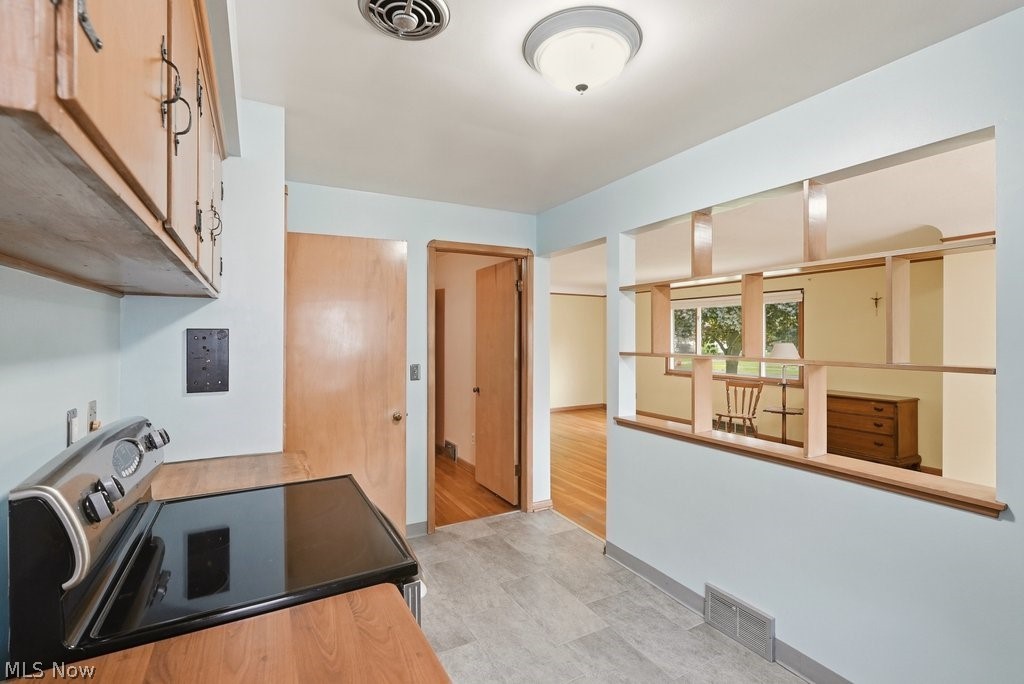 6524 Charles Road North Olmsted OH 44070