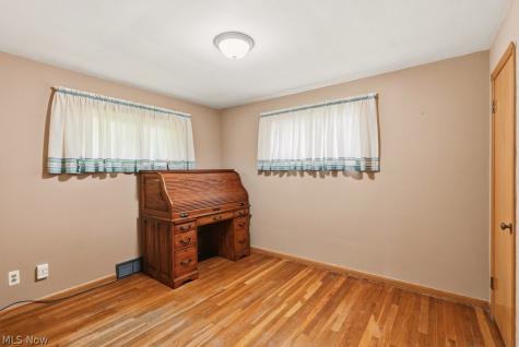 6524 Charles Road North Olmsted OH 44070