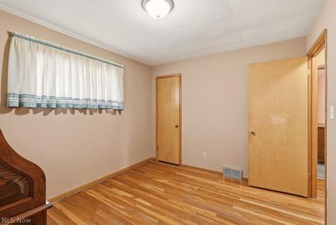 6524 Charles Road North Olmsted OH 44070