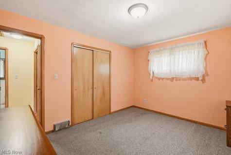 6524 Charles Road North Olmsted OH 44070