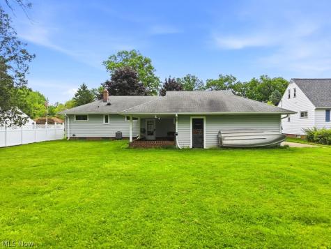 6524 Charles Road North Olmsted OH 44070