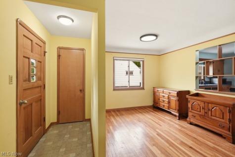 6524 Charles Road North Olmsted OH 44070