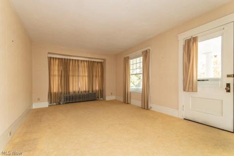 22460 Edgecliff Drive Euclid OH 44123