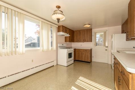 22460 Edgecliff Drive Euclid OH 44123