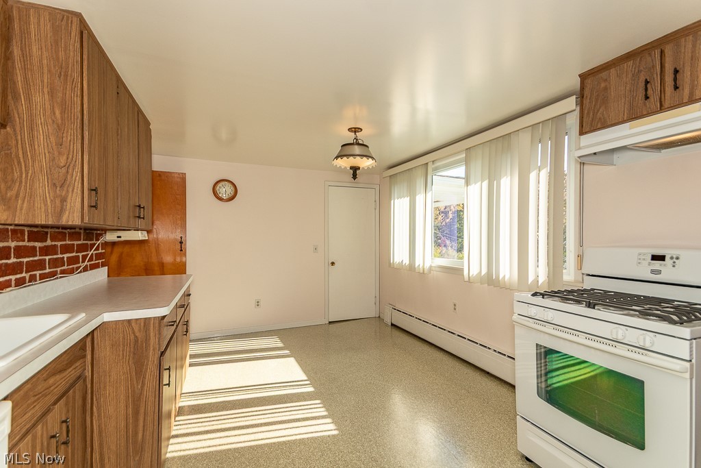 22460 Edgecliff Drive Euclid OH 44123