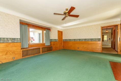 22460 Edgecliff Drive Euclid OH 44123