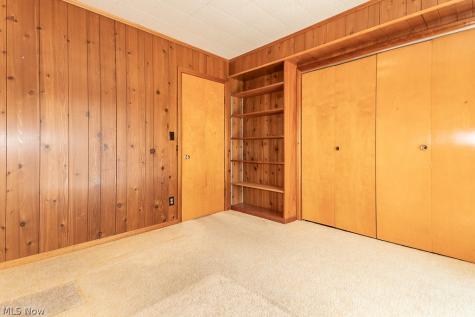 22460 Edgecliff Drive Euclid OH 44123