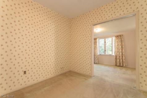 22460 Edgecliff Drive Euclid OH 44123