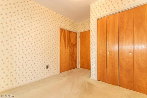 22460 Edgecliff Drive Euclid OH 44123
