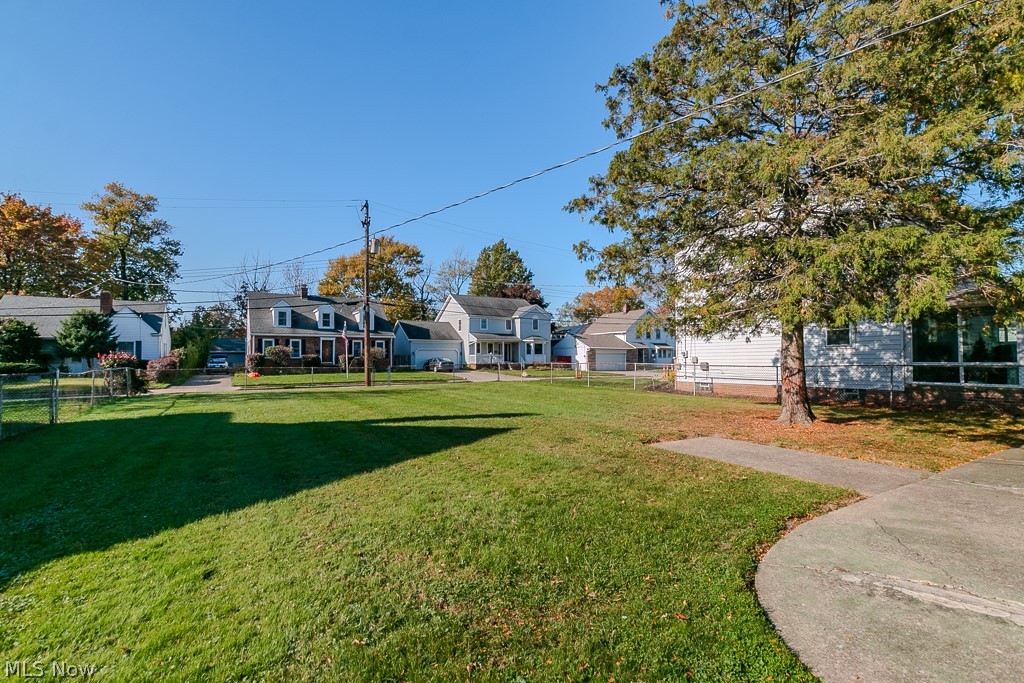 22460 Edgecliff Drive Euclid OH 44123