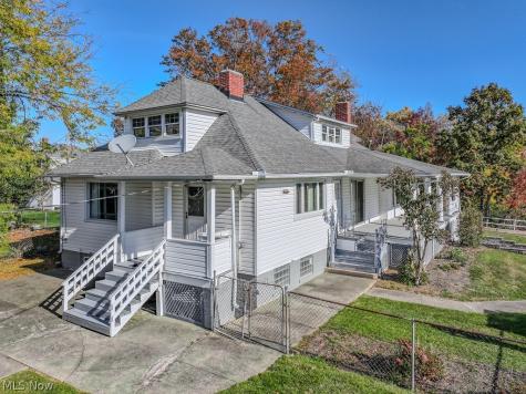 22460 Edgecliff Drive Euclid OH 44123