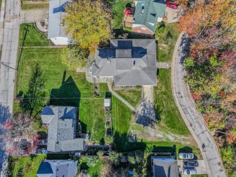 22460 Edgecliff Drive Euclid OH 44123