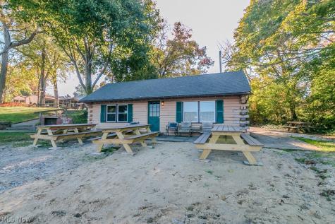 22460 Edgecliff Drive Euclid OH 44123