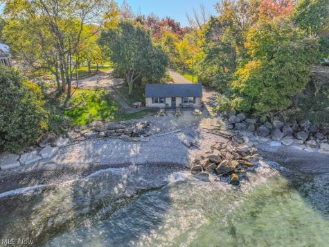 22460 Edgecliff Drive Euclid OH 44123