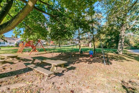 22460 Edgecliff Drive Euclid OH 44123