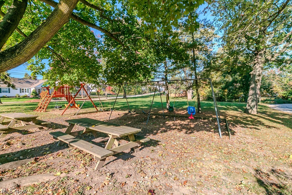 22460 Edgecliff Drive Euclid OH 44123