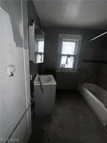 2083 N Taylor Road Cleveland Heights OH 44112