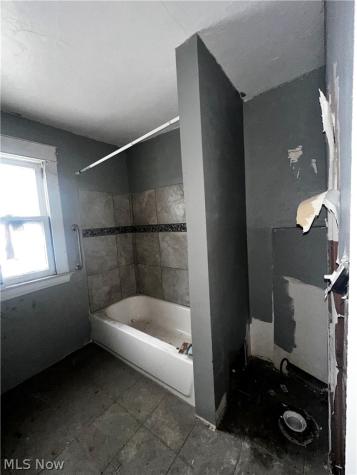 2083 N Taylor Road Cleveland Heights OH 44112