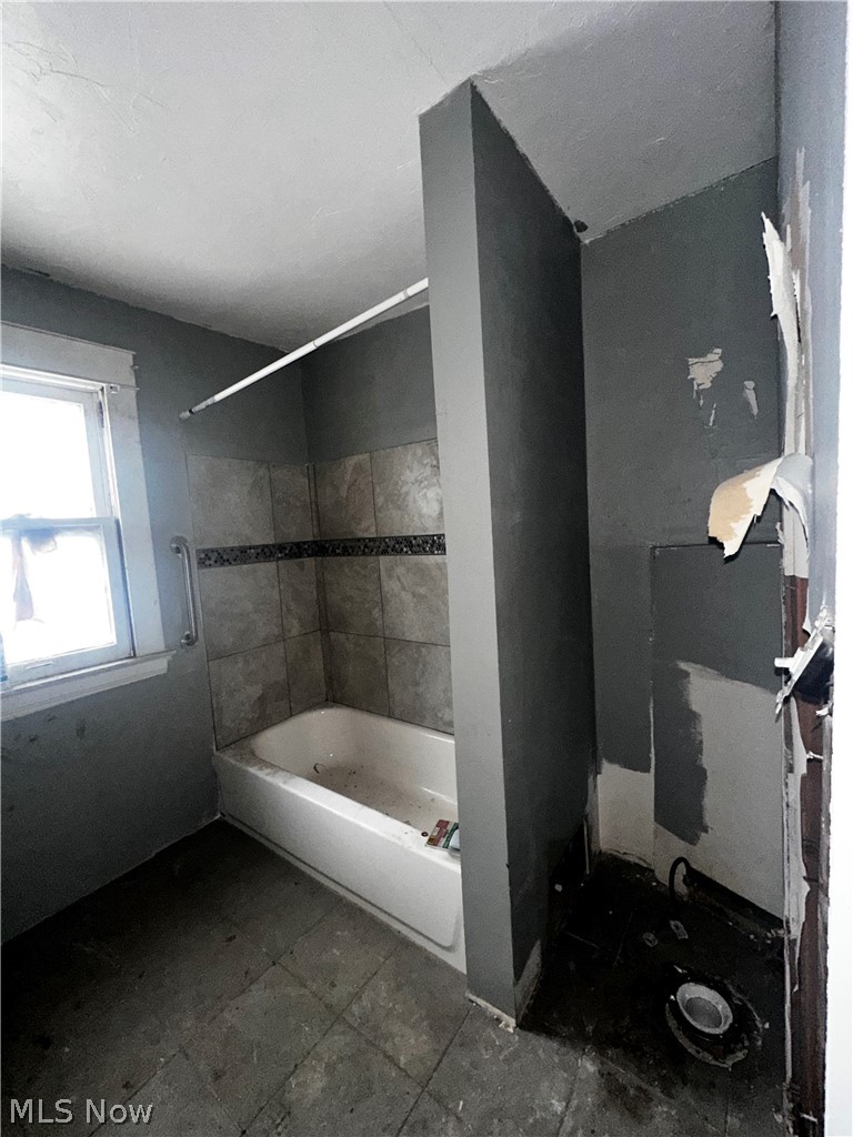 2083 N Taylor Road Cleveland Heights OH 44112