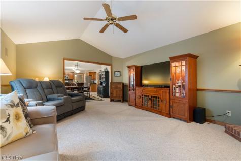6633 Olde Stone Circle NE Canton OH 44721