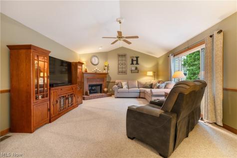 6633 Olde Stone Circle NE Canton OH 44721