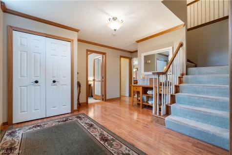 6633 Olde Stone Circle NE Canton OH 44721
