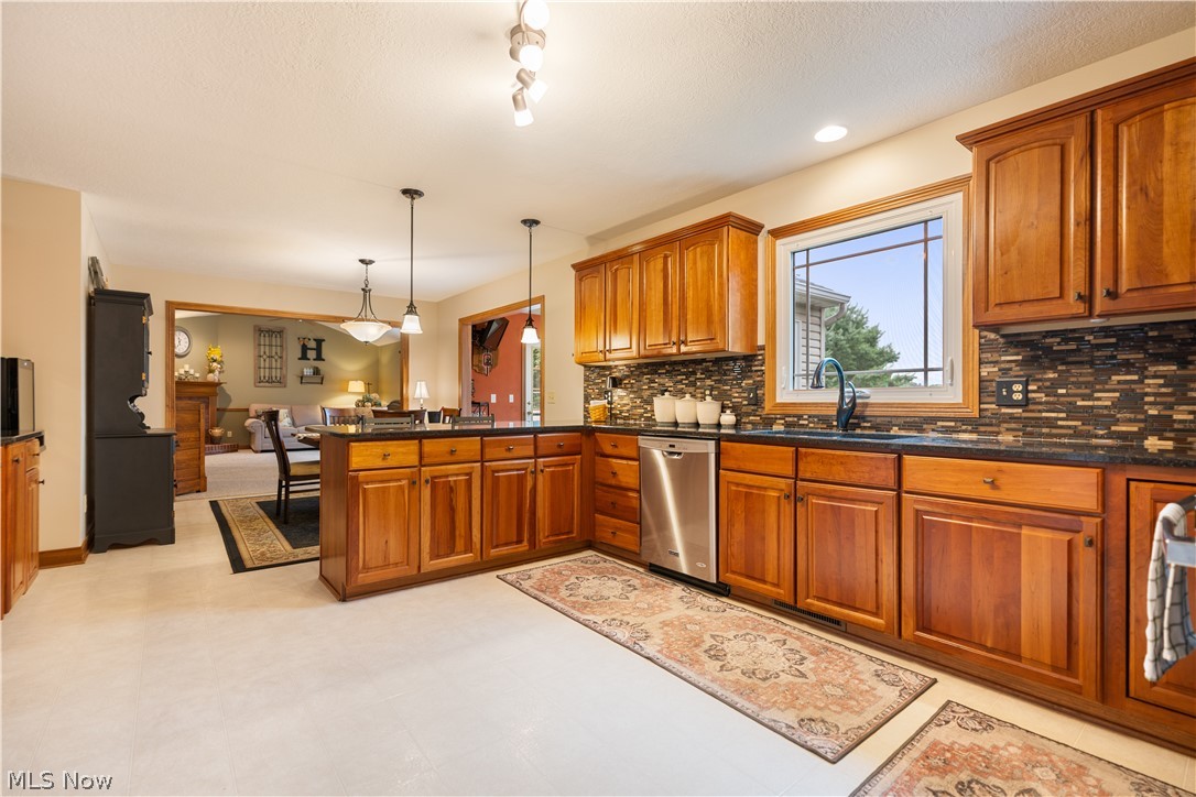 6633 Olde Stone Circle NE Canton OH 44721