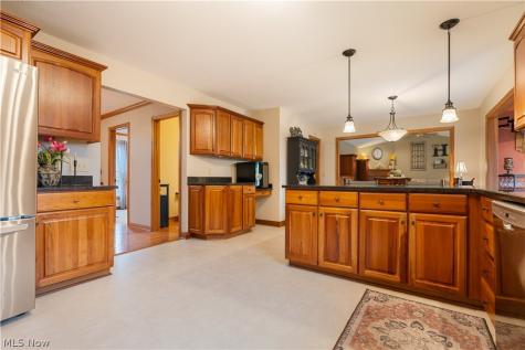 6633 Olde Stone Circle NE Canton OH 44721