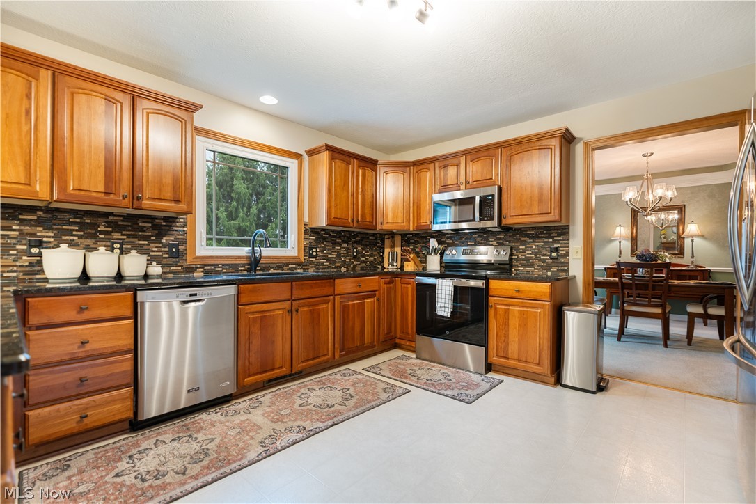 6633 Olde Stone Circle NE Canton OH 44721