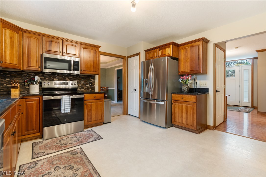 6633 Olde Stone Circle NE Canton OH 44721