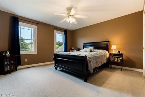 6633 Olde Stone Circle NE Canton OH 44721