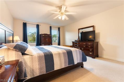 6633 Olde Stone Circle NE Canton OH 44721