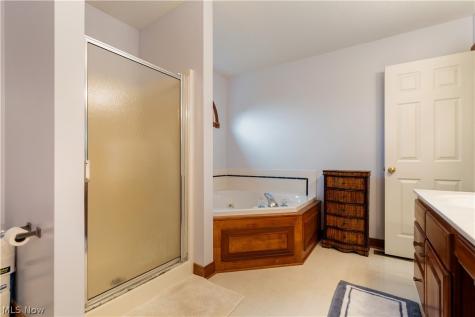6633 Olde Stone Circle NE Canton OH 44721