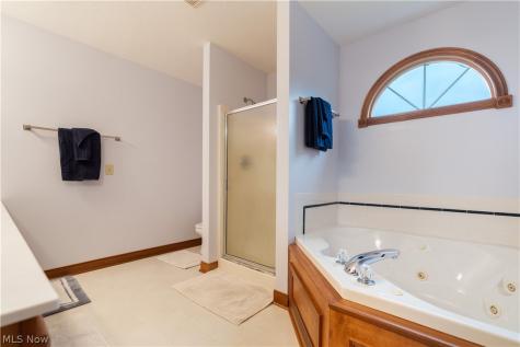 6633 Olde Stone Circle NE Canton OH 44721