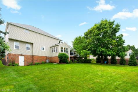 6633 Olde Stone Circle NE Canton OH 44721