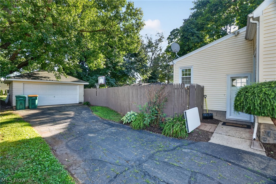 3912 Lake Road W Saybrook OH 44004