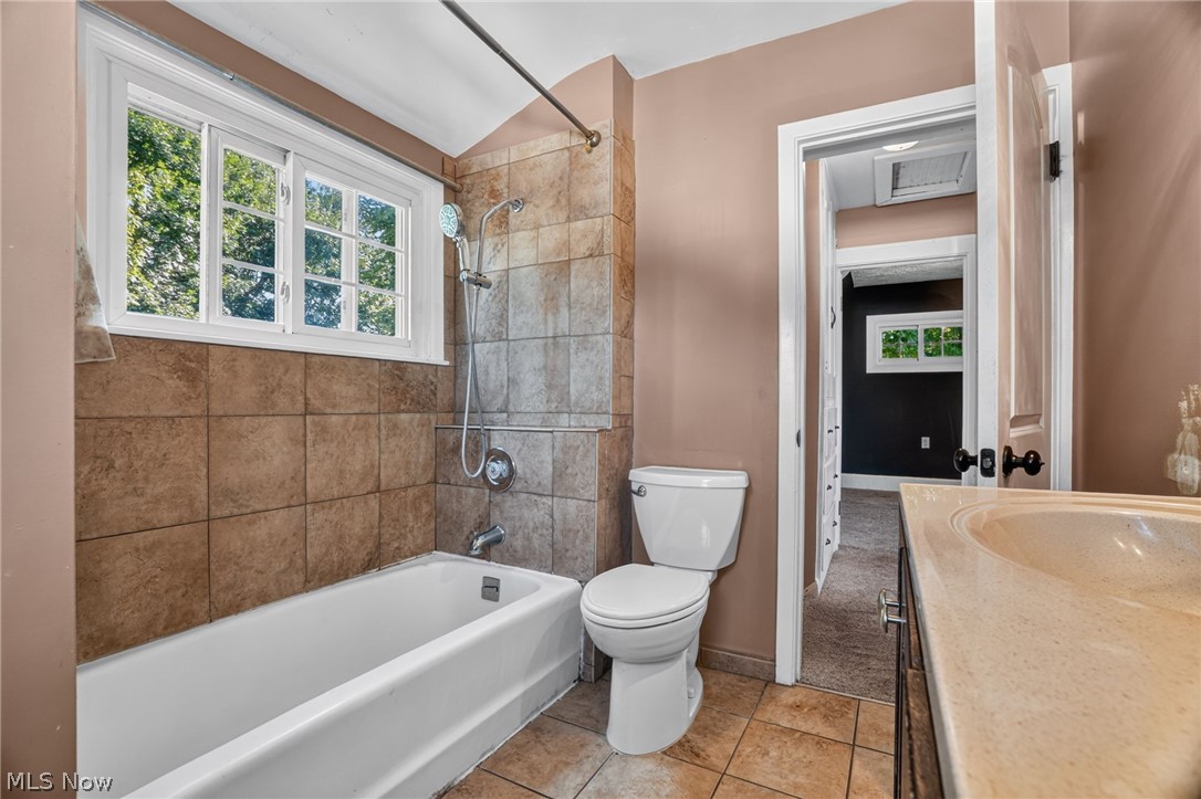 3912 Lake Road W Saybrook OH 44004
