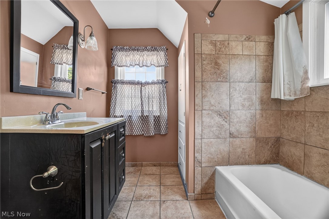3912 Lake Road W Saybrook OH 44004