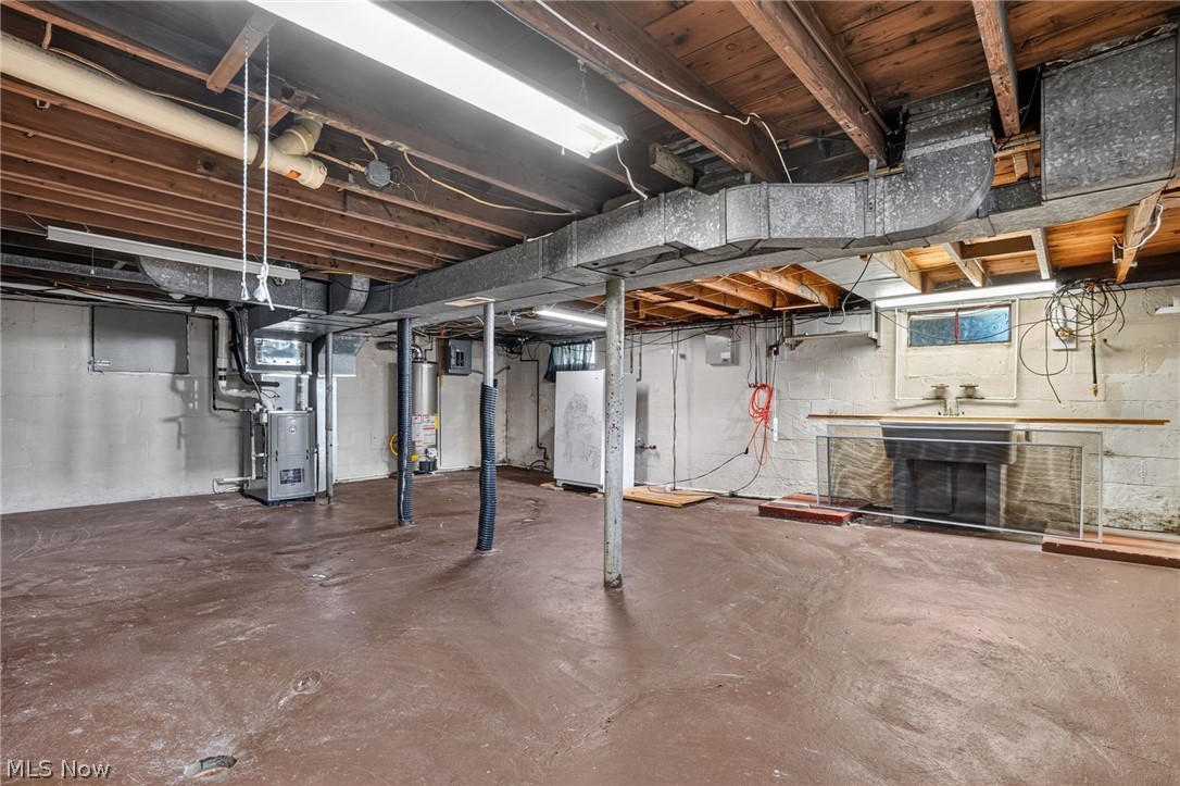 3912 Lake Road W Saybrook OH 44004