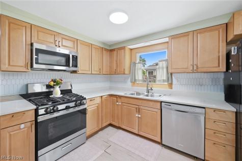 64 Morningside Road Niles OH 44446