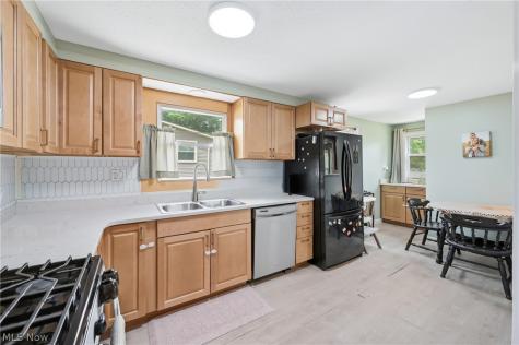 64 Morningside Road Niles OH 44446