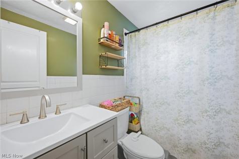 64 Morningside Road Niles OH 44446