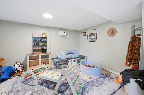 64 Morningside Road Niles OH 44446