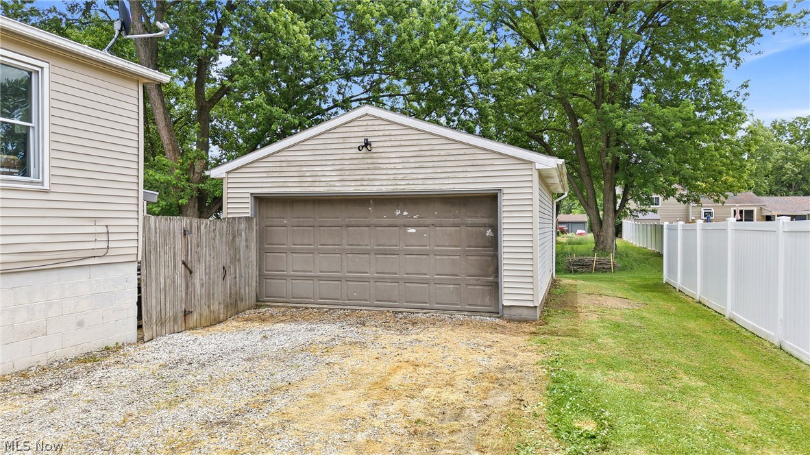 64 Morningside Road Niles OH 44446