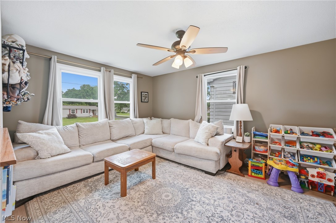64 Morningside Road Niles OH 44446
