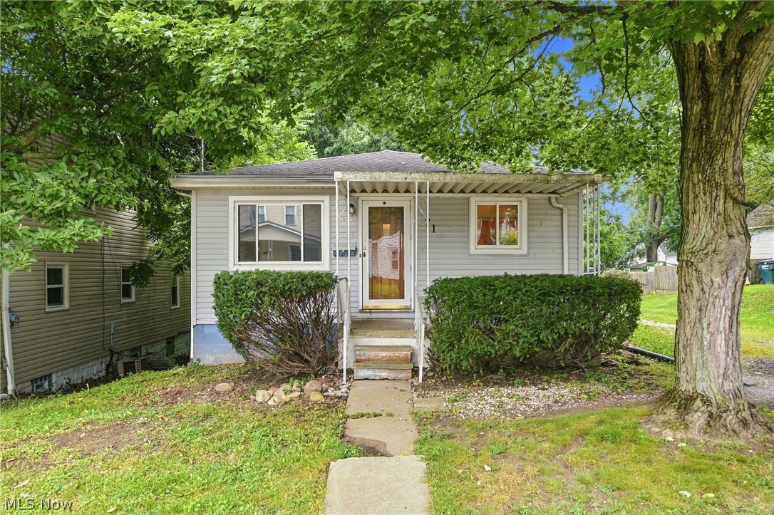71 23rd Street NW Barberton OH 44203